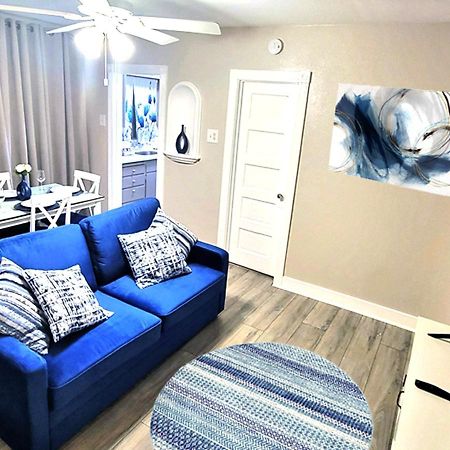 Beautiful Guesthouse, Sleeps 4 - Kitchen, Private Laundry, Ac, Parking, 65' Tv, Close To Stores, Restaurants & Beach 长滩 外观 照片